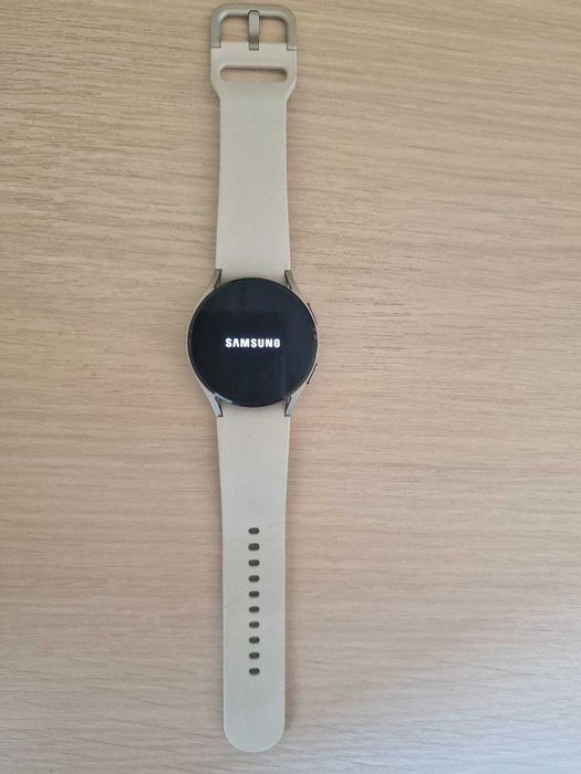Продам  Samsung Galaxy Watch4 !
