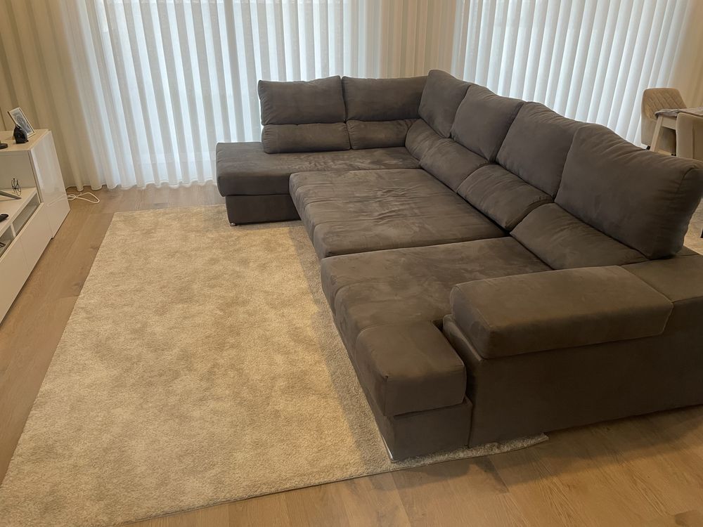 Sofá com curva e chaise long