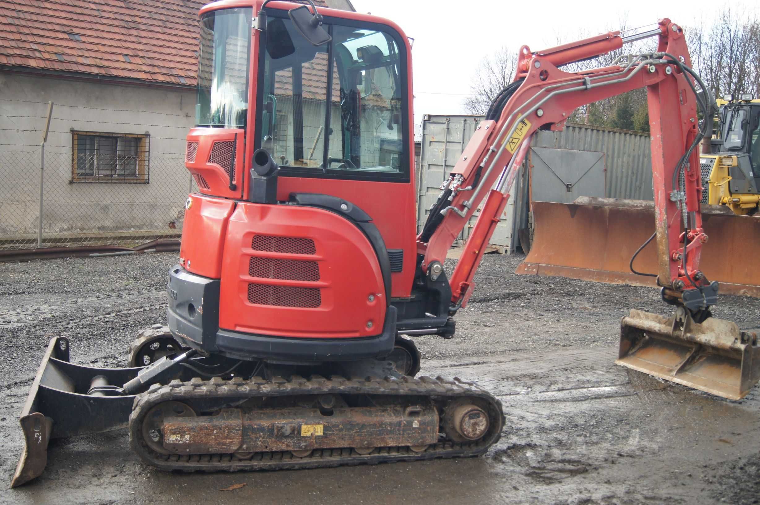 Mini koparka YANMAR  VIO 38