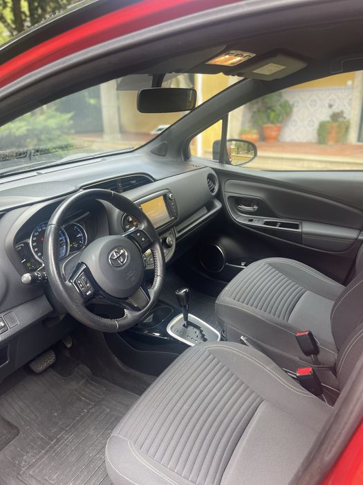 Toyota yaris Hibrido Square Collection Caixa Automatica