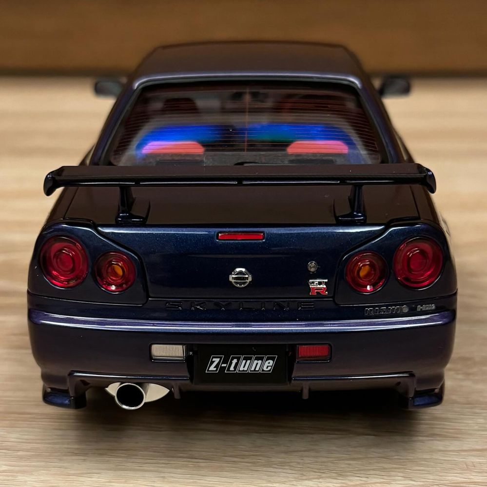 Модель Nissan Skyline GT-R 34 Autoart 1/18