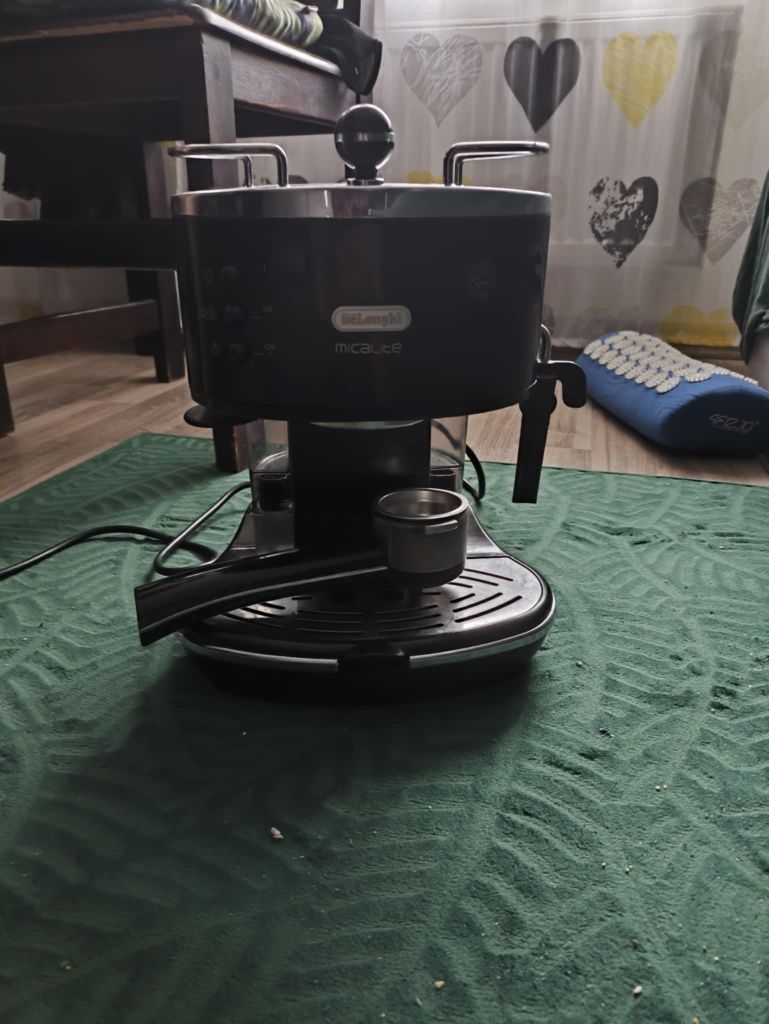 Ekspres DeLonghi