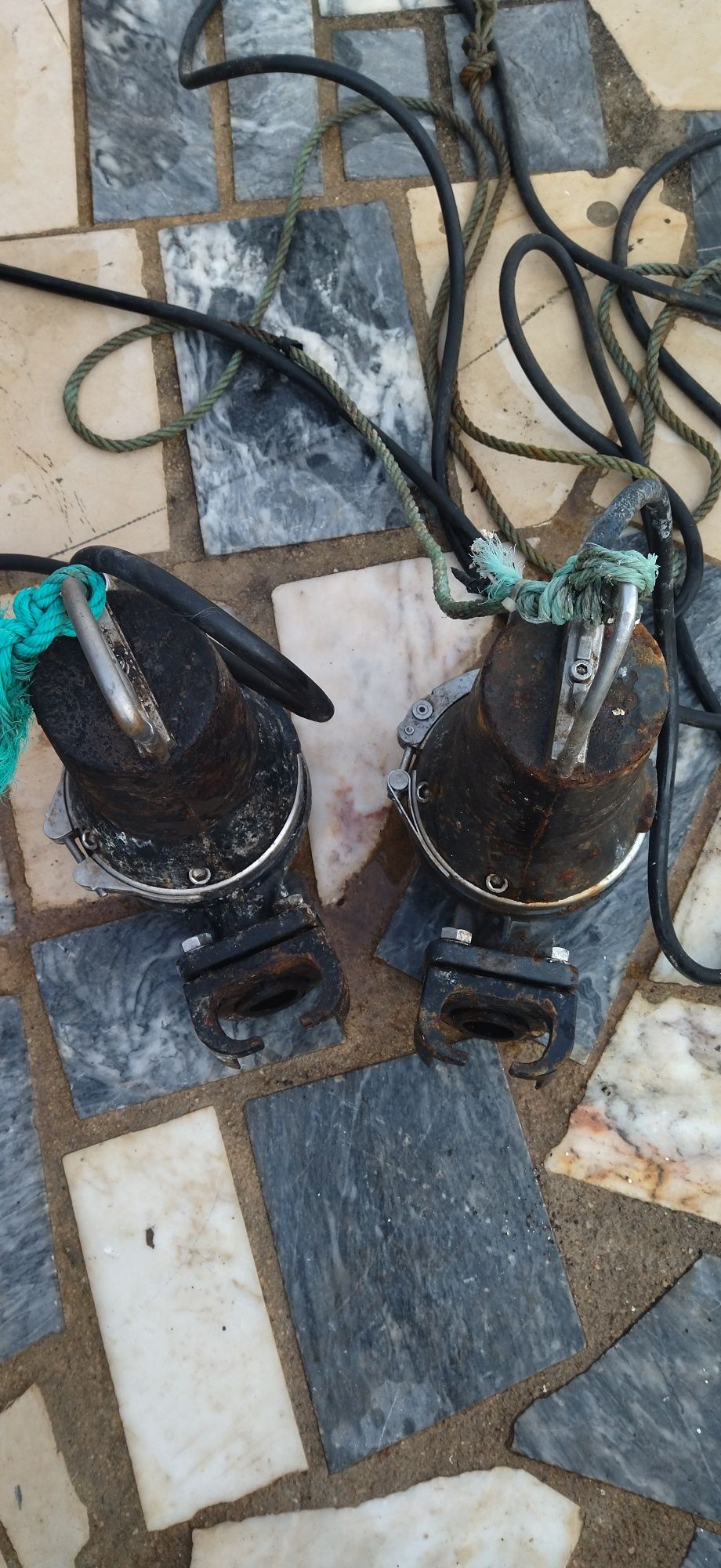 2 bombas  submersíveis grundfos