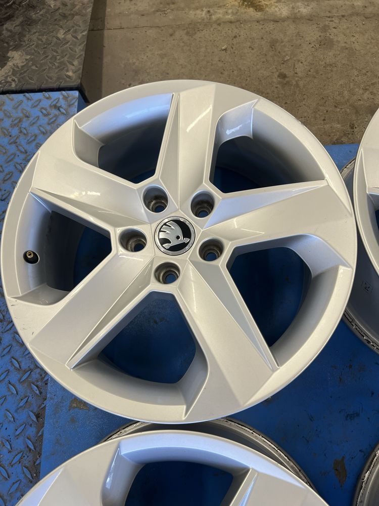 Felgi aluminiowe OE 7.5Jx17H2 ET51 5x112 Skoda Octavia III RS