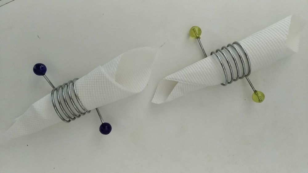Argolas p guardanapos em inox e acrílico Azul e amarelo festas