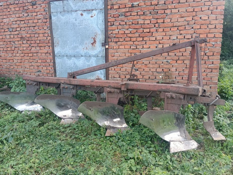 Продам плуг ПЛН-4-35