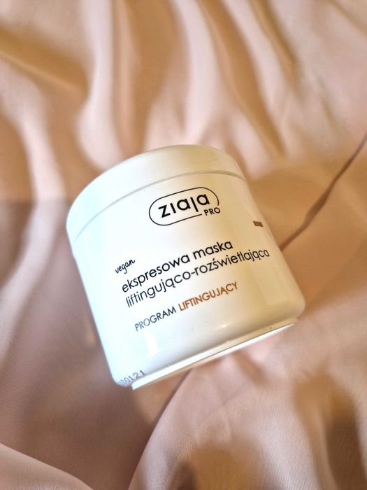 ZIAJA PRO – Ekspresowa maska liftingująco-rozświetlająca 200 ml