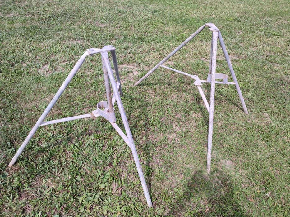 Trójnóg podpora do stempli budowlanych