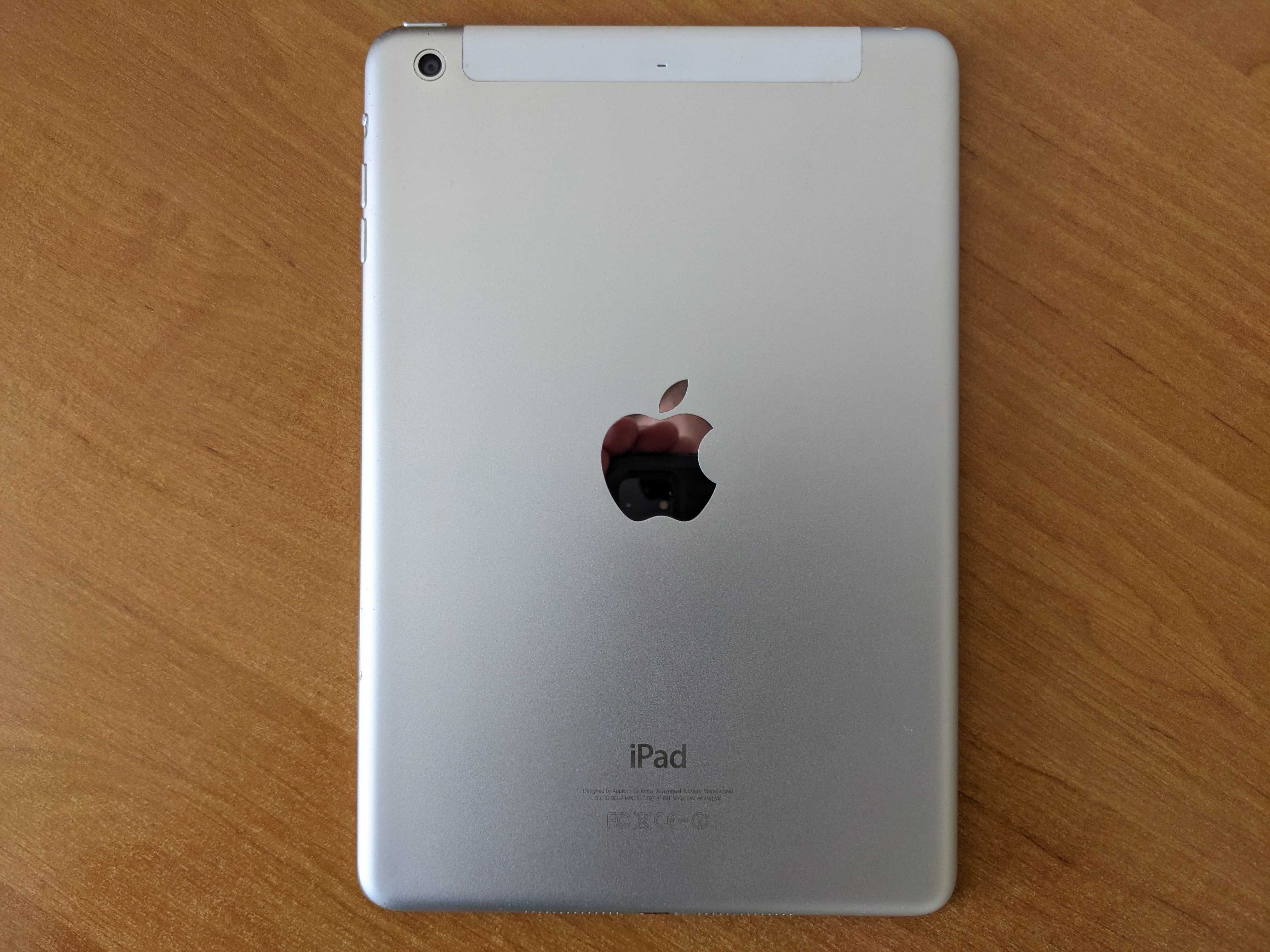 Планшет Apple iPad mini 2 A1490 Wi-Fi+4G 32GB + кабель зарядки