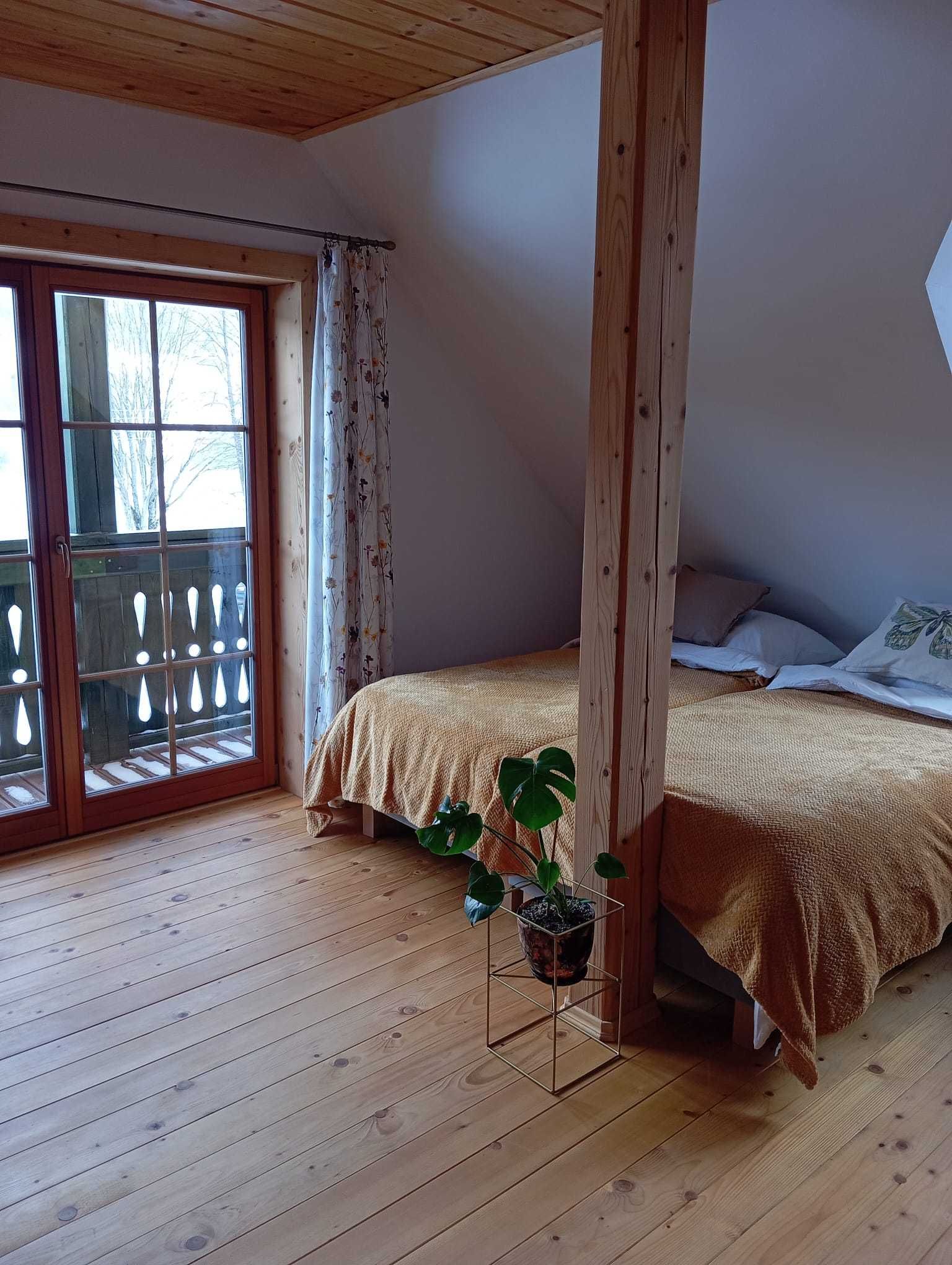 Pokój - apartament do wynajęcia w klimatycznym drewnianym domu