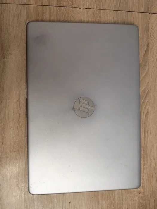 Laptop HP windows 11 srebrny