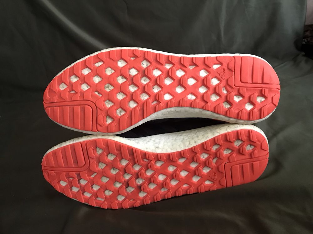 Оригинальные теплые кроссовки Adidas. Размер 43/28 см