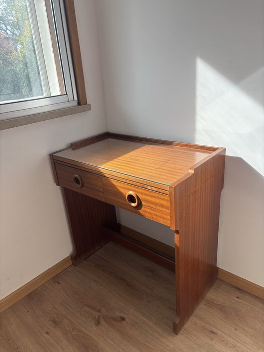 Secretária de Madeira