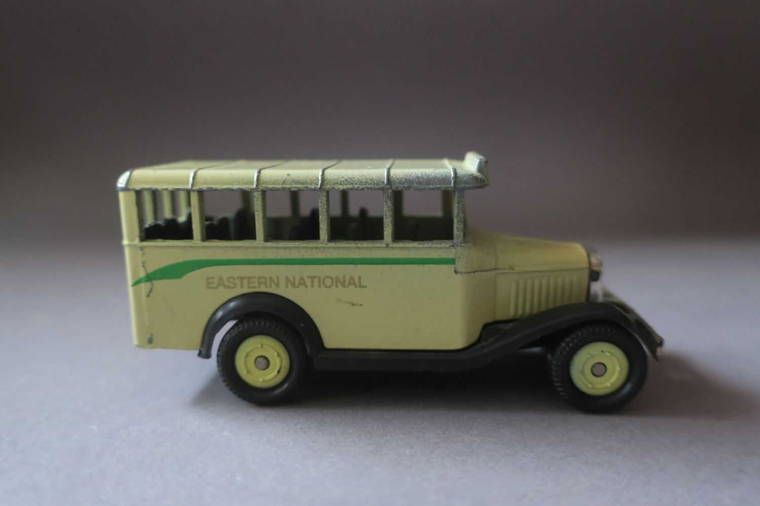Metalowe auto Corgi Bedford Bus samochód 1:43 kolekcjonerski