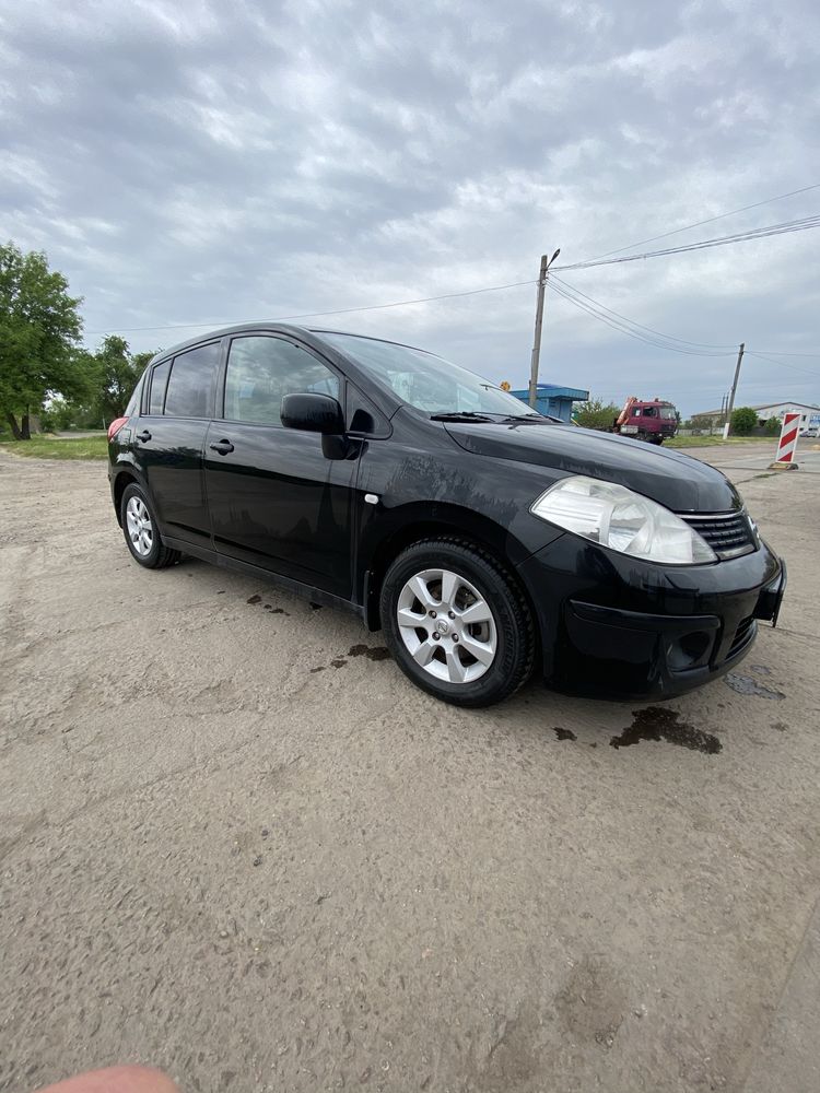 Nissan TIIDA 1.8