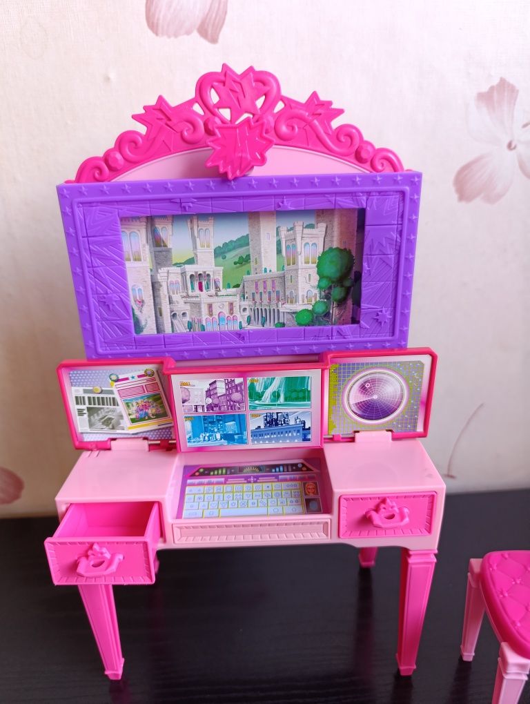 Sprzedam toaletka dla Barbie księżniczka