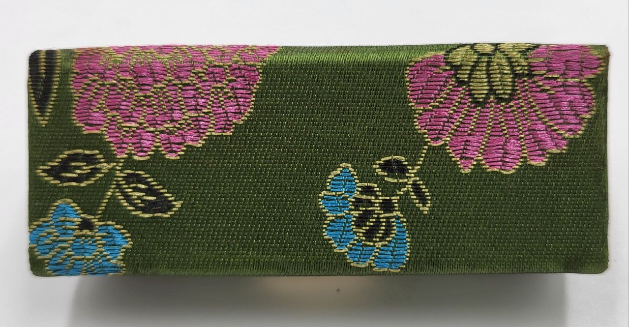 Etui z lusterkiem