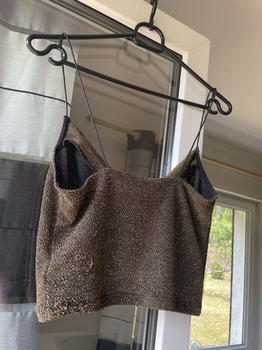 Crop top na ramiączkach dekolt woda błyszczący H&M XS złoty.