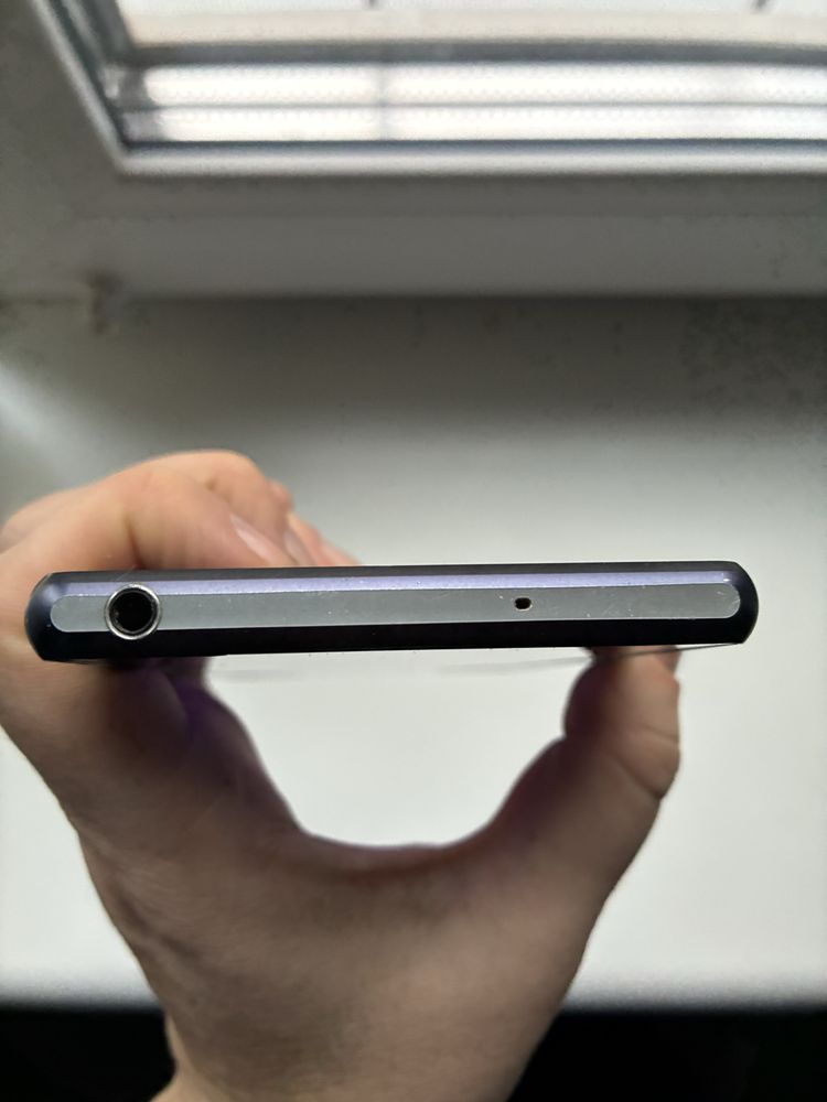 Смартфон Sony Xperia Z2 D6502 Black з чохлом