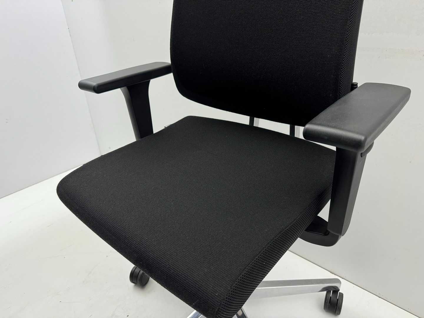 SEDUS BLACK DOT-102 krzesło biurowe czarne fotel obrotowe kółka