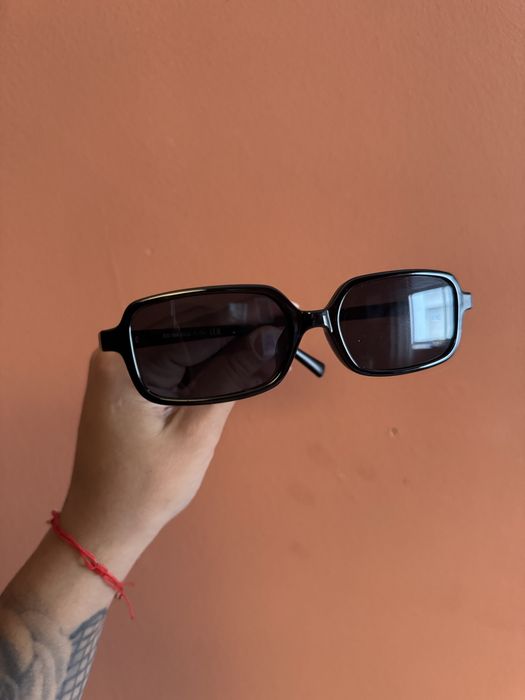Oculos de sol retangulares pretos miu miu