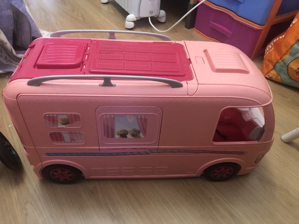 Autocaravana barbie