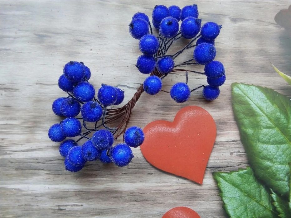 Ягідки калини штучні