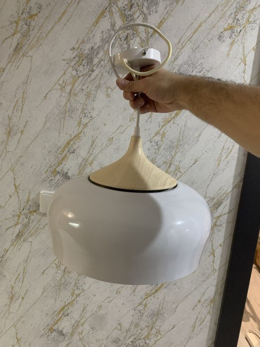 Lampa punktowa z regulacją długości