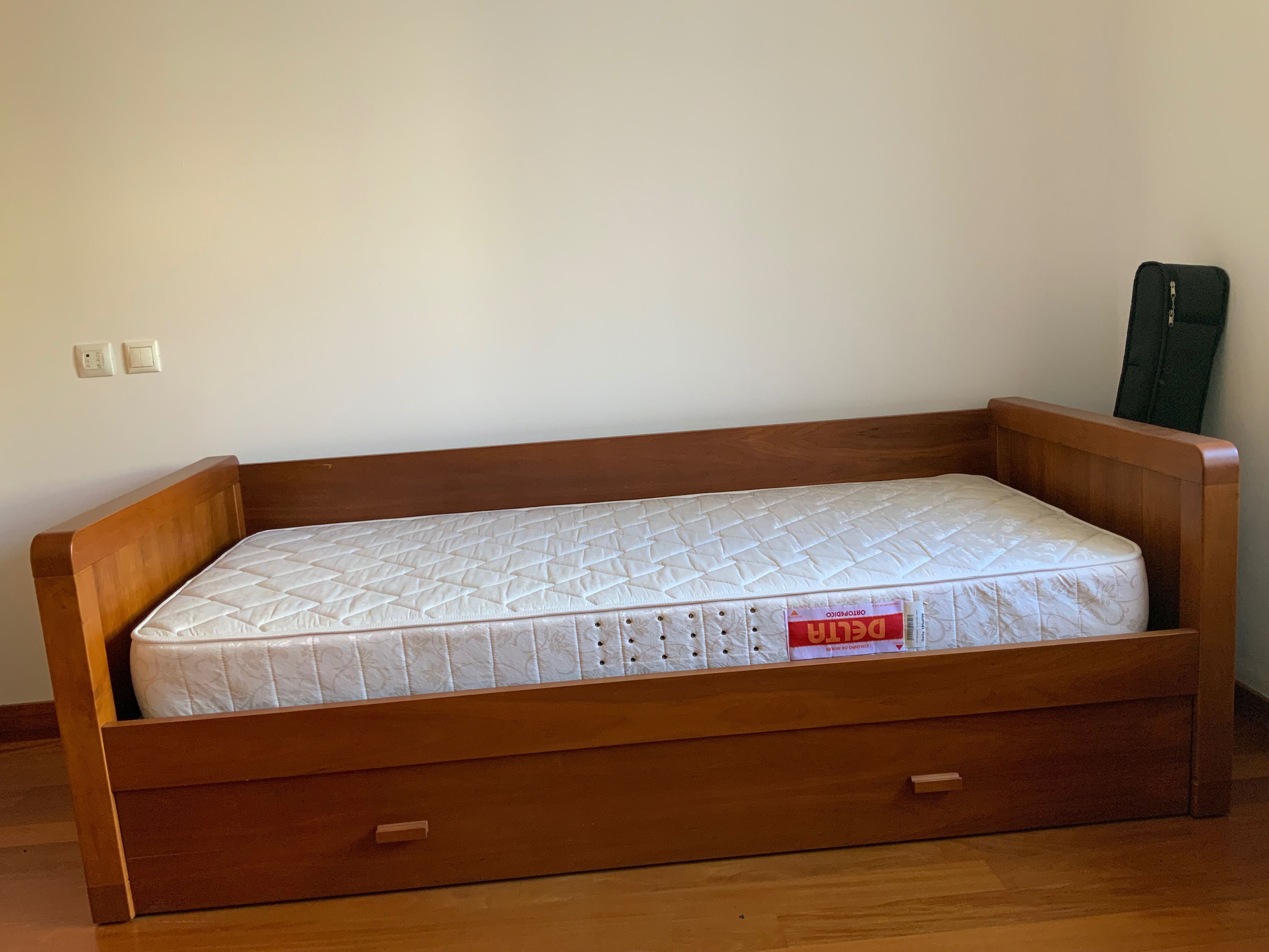 Cama solteiro/ casal