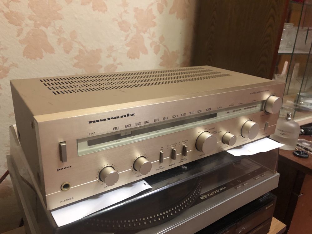 Ресивер Marantz sr220