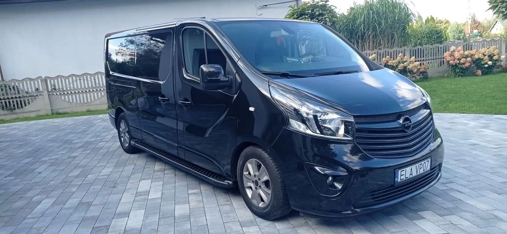 Opel Vivaro 1,6CDTI  Opel Vivaro 1,6CDTI 2015r 3 osobowy