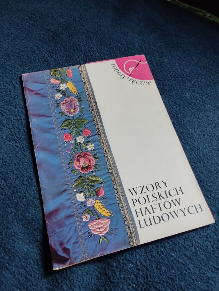 Wzory polskich haftów ludowych.