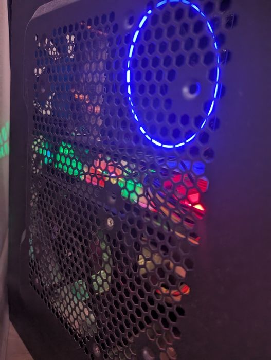 Ігровий комп'ютер, i3 10105f, rx6600m, 32ram, монітор, колонки обмін
