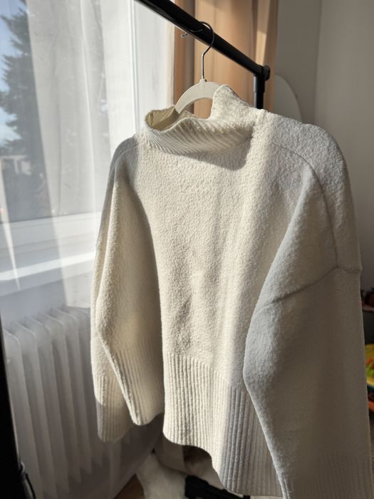 Bialy Sweter Reserved