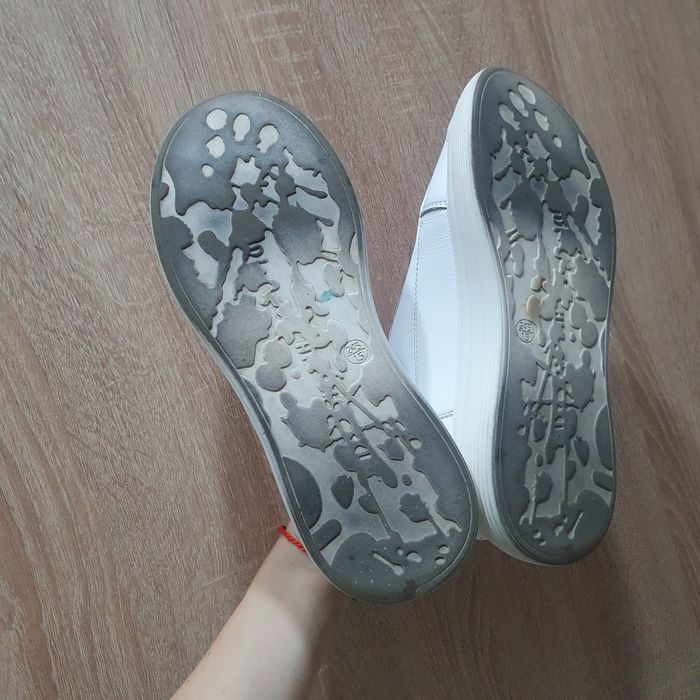 кросівки 39 розмір