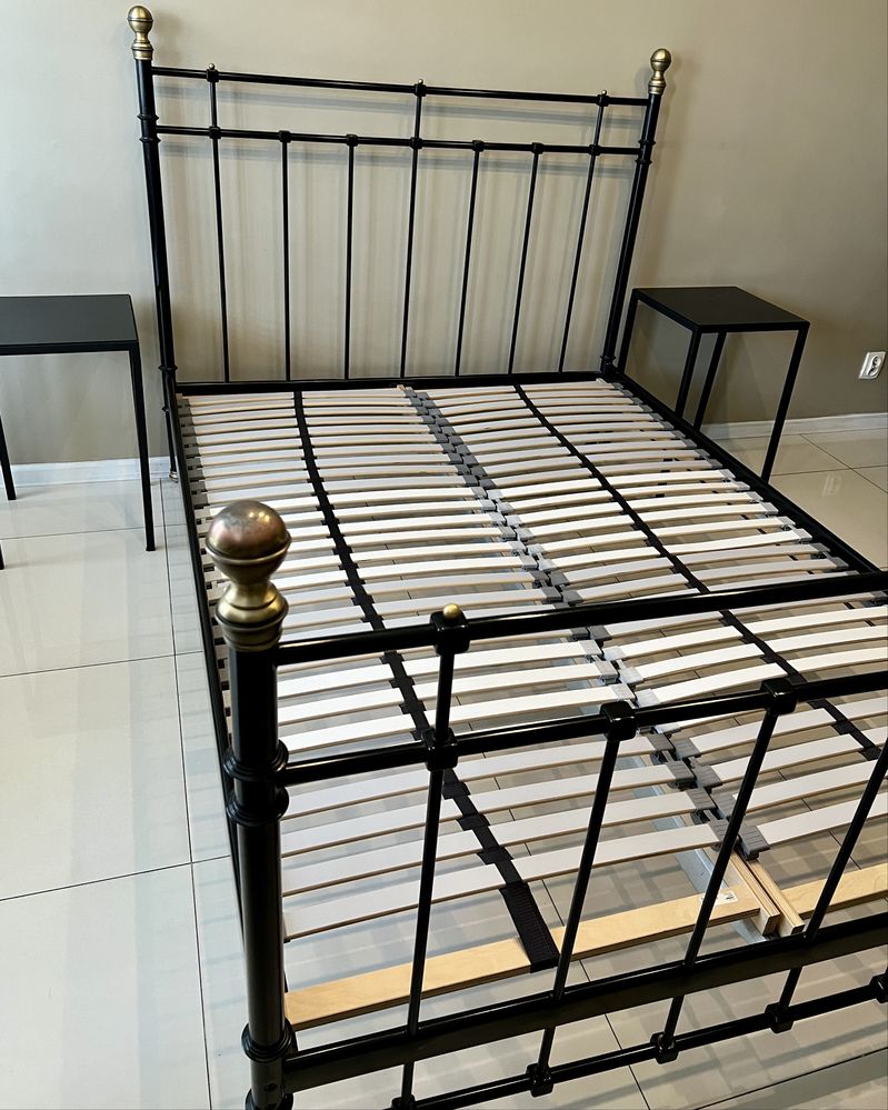 Sprzedam łóżko Ikea 160x200, ze stelażem, materac gratis