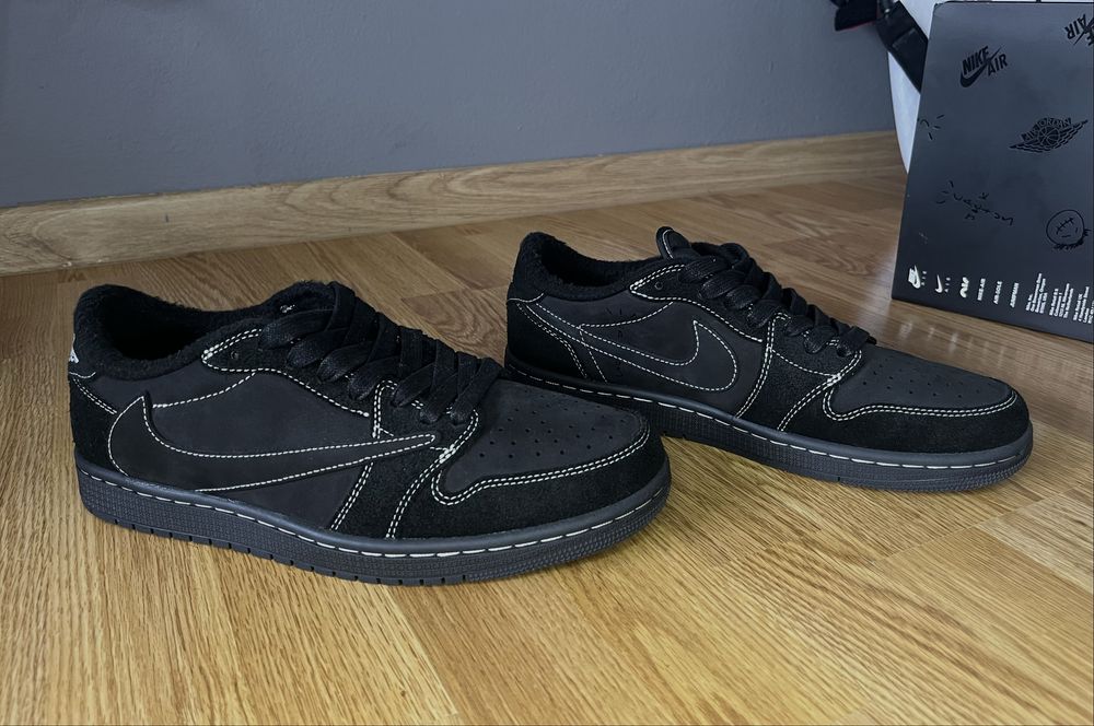 Jordan 1 Low Travis Scoot