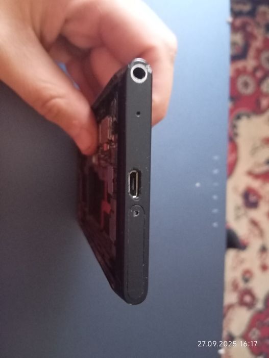 Смартфон Nokia N9 на запчастини