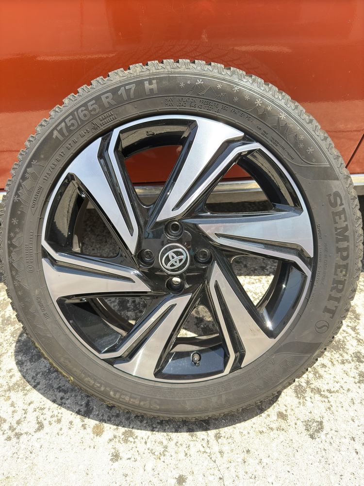 Jantes 17 Toyota Aygo X originais novas c/pneus