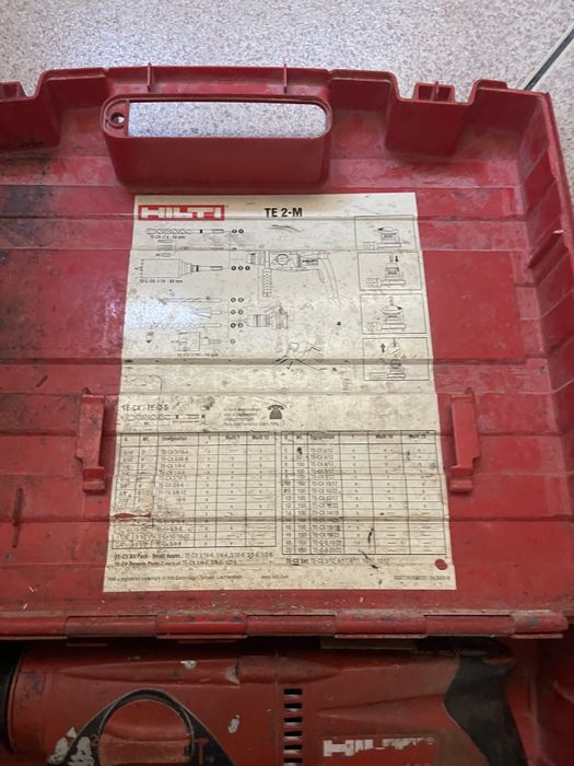 Máquina de Furar elétrica - HILTI