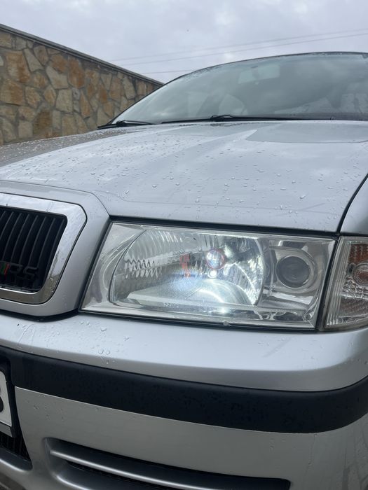 Продам  автомобіль Skoda Tour 1.8turbo