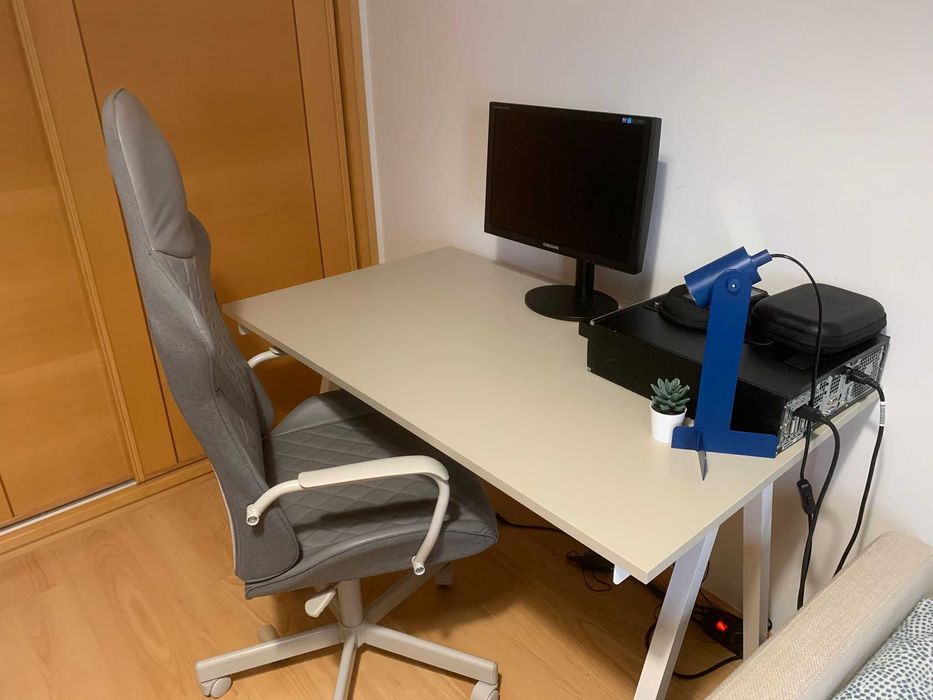 Quarto mobilado em Casal de Cambra