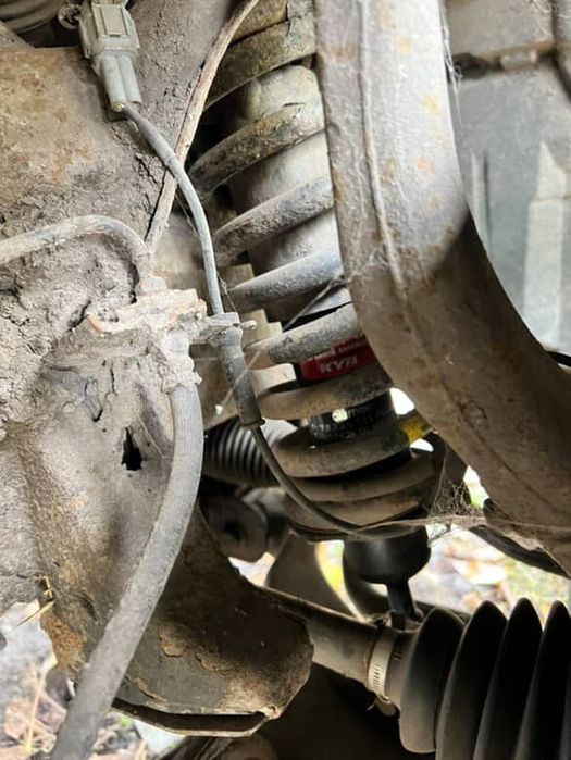 Nissan Navara продаж ціляком на запчастини