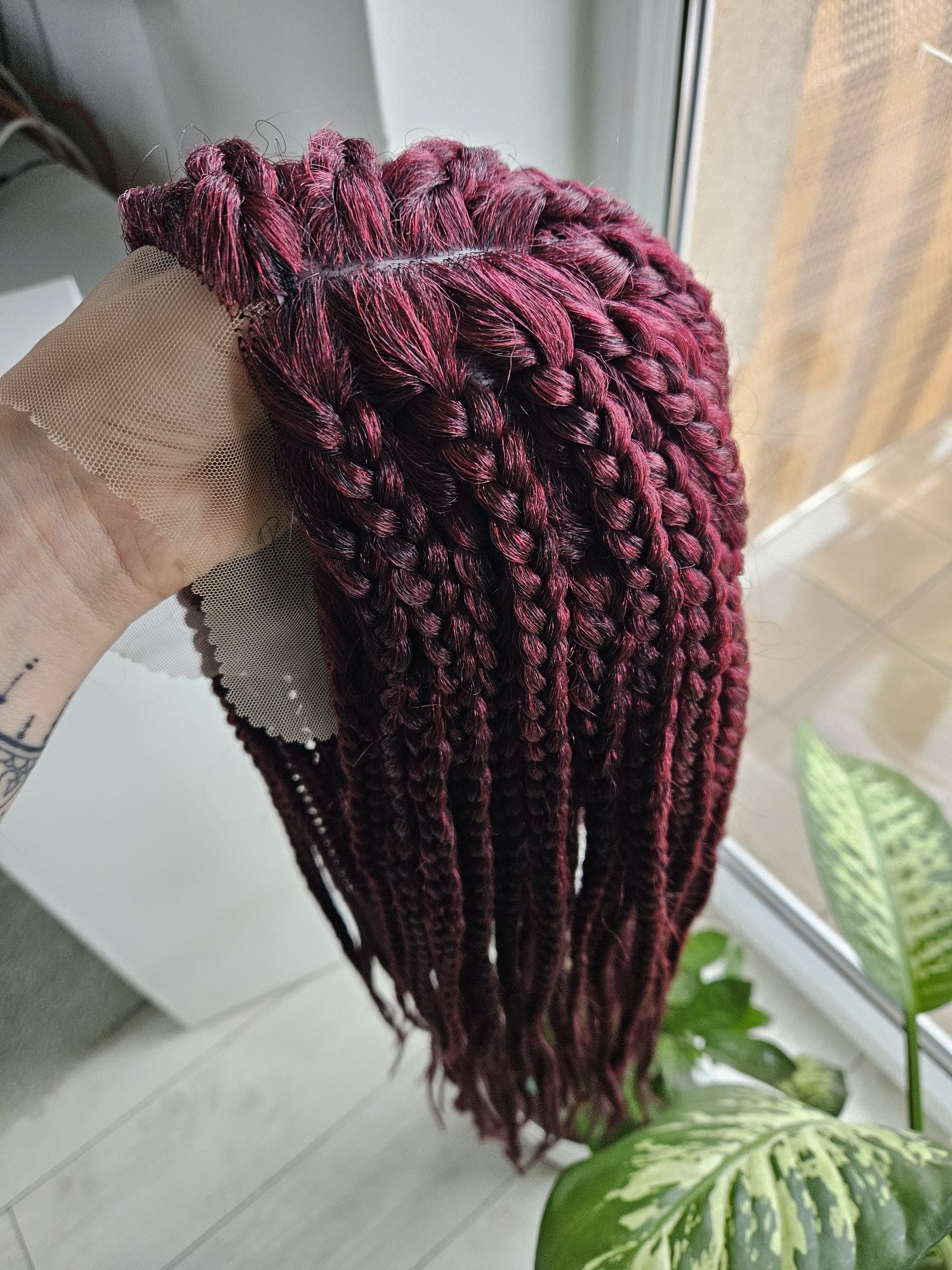 Peruka lace front warkoczyki syntetyczne bordowe