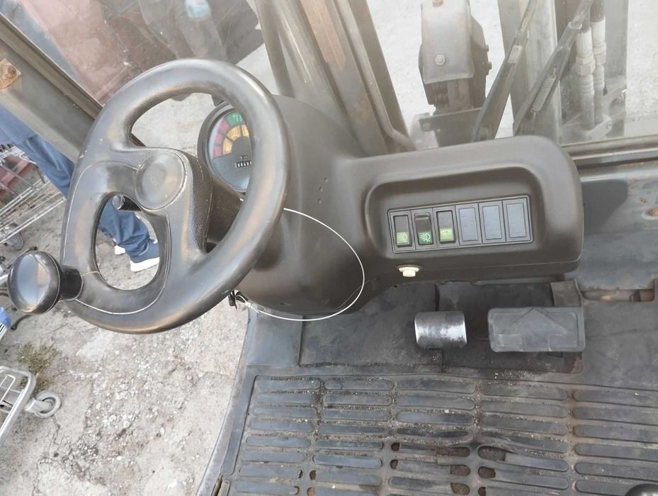 Навантажувач Linde 2,5 т.