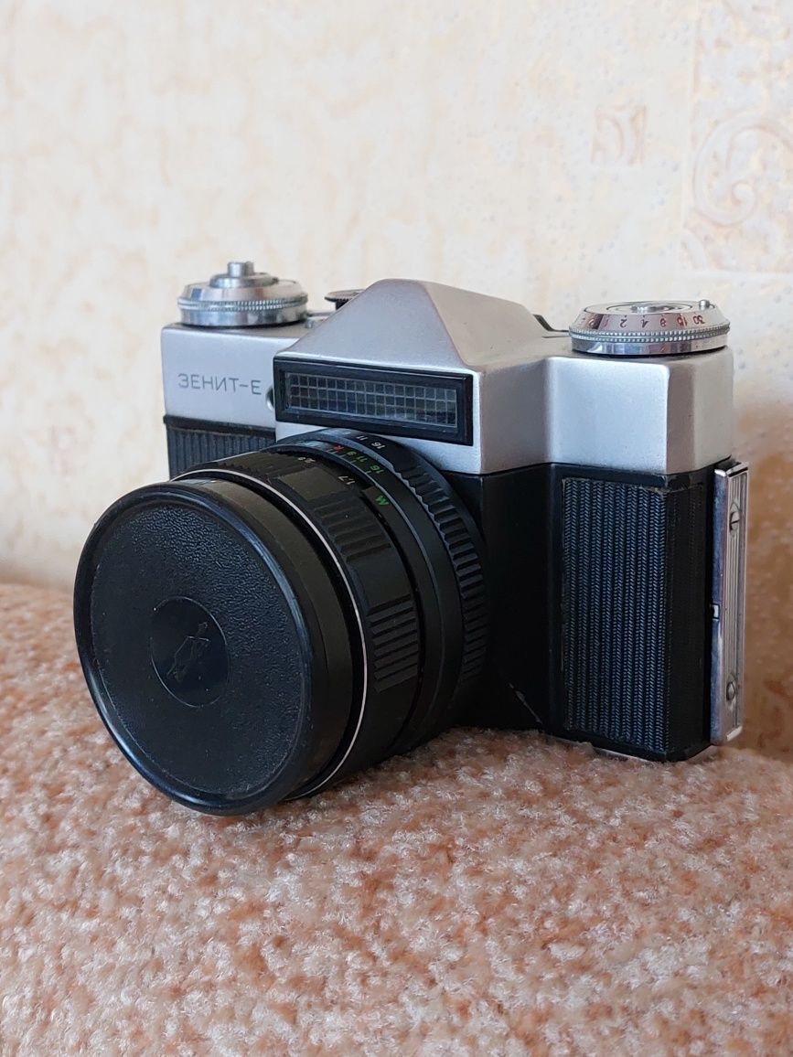 Продам фотоапарат Зенит ТТЛ +Геліос 44