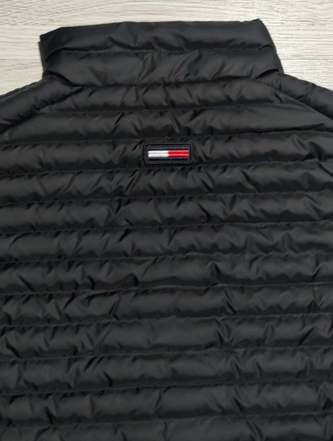 Nowa czarna kamizelka Tommy Hilfiger puchowa uniseks rozmiar M
