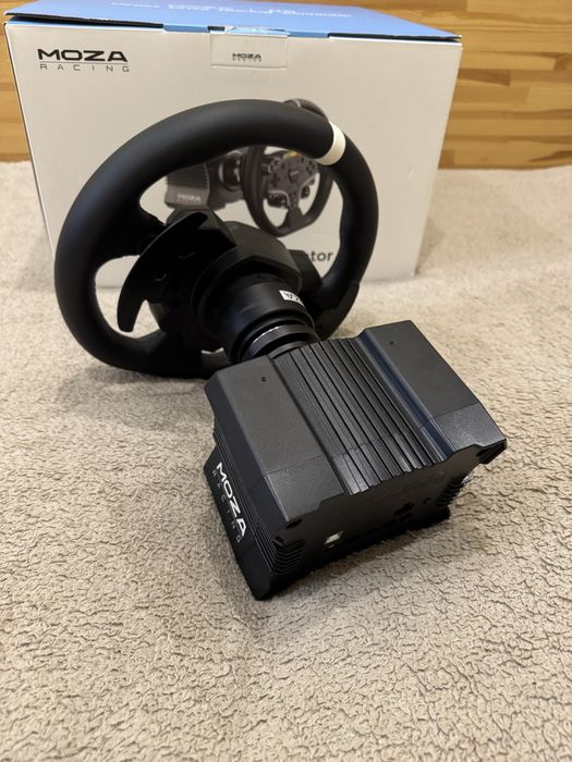 Відмінний стан. Ігрове кермо Moza R5