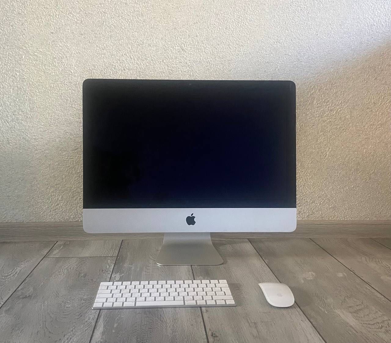 iMac 21,5 дюймов, 2017 года в отличном состоянии