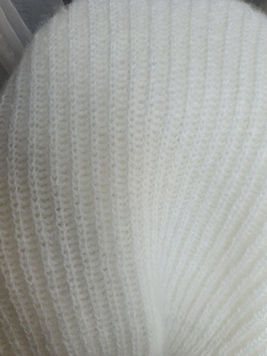 Жіночий в'язаний светр. Новий